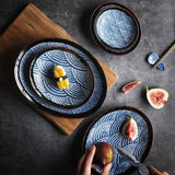 assiette japonaise bleue a vagues ovale