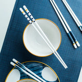 baguettes japonaises en ceramique blanche luxe