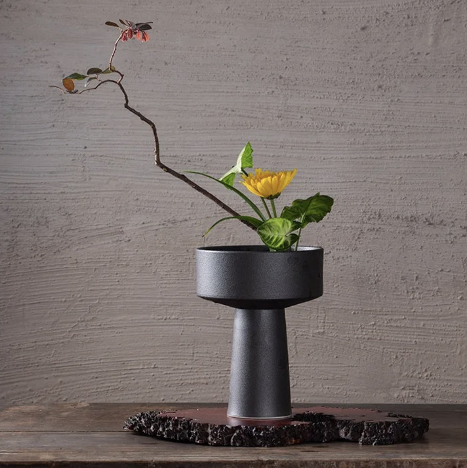 Ikebana Nageire Vase | In the heart of Japan – Au coeur du Japon