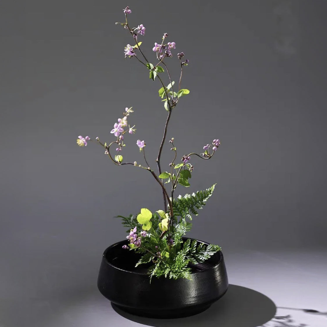 Vase ikebana rond en céramique