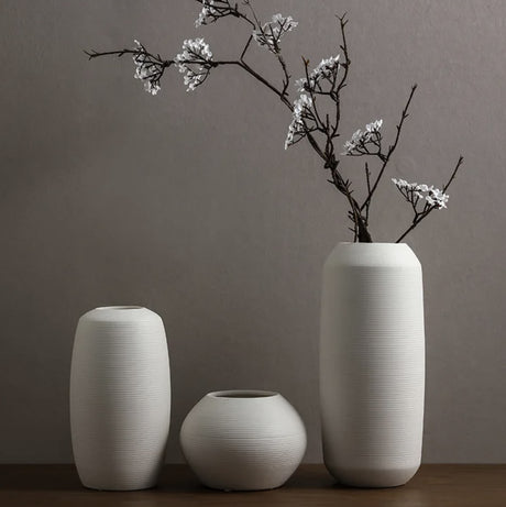 Vase japonais blanc en céramique