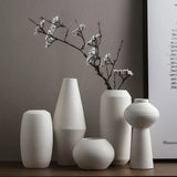 Vase japonais blanc en céramique