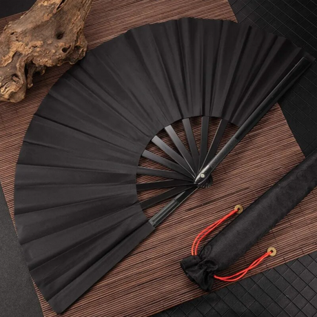 eventail japonais traditionnel noir