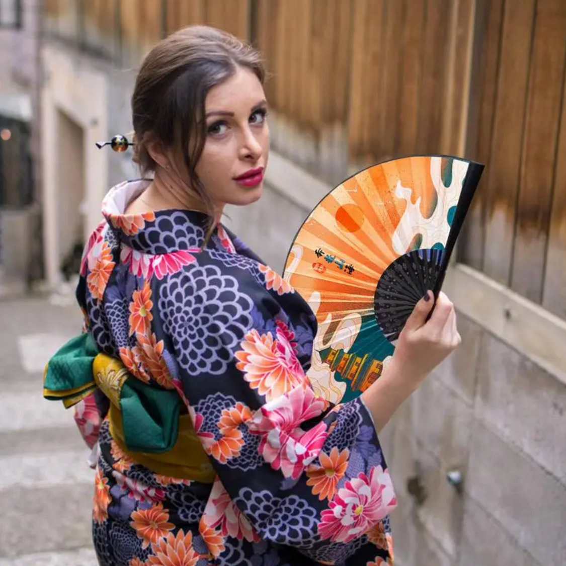 eventail japonais orange traditionnel