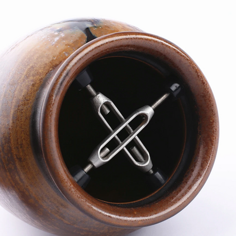 Bâton de fixation pour ikebana