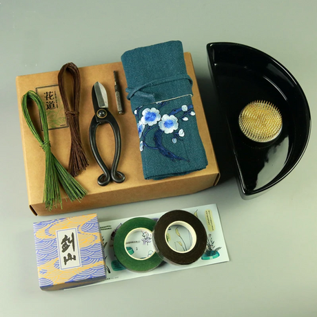 Complete kit for ikebana