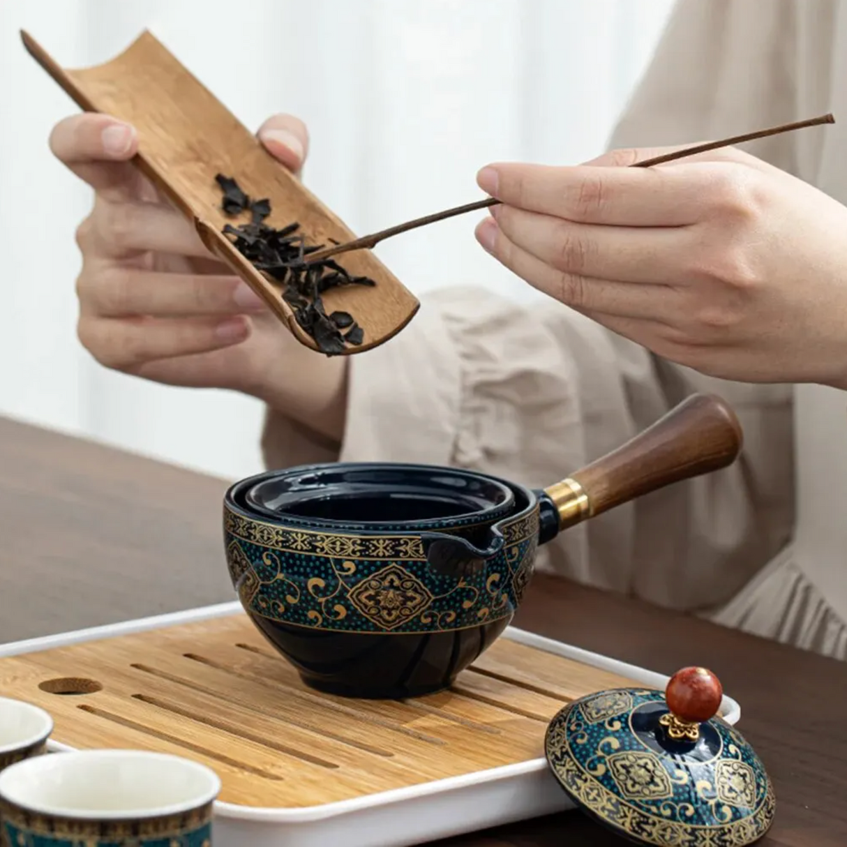 Service à thé japonais portatif à motifs avec plateau à thé
