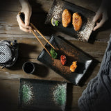 assiette japonaise rectangulaire ceramique traditionnellle