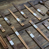 baguettes japonaises en bois sculpte design