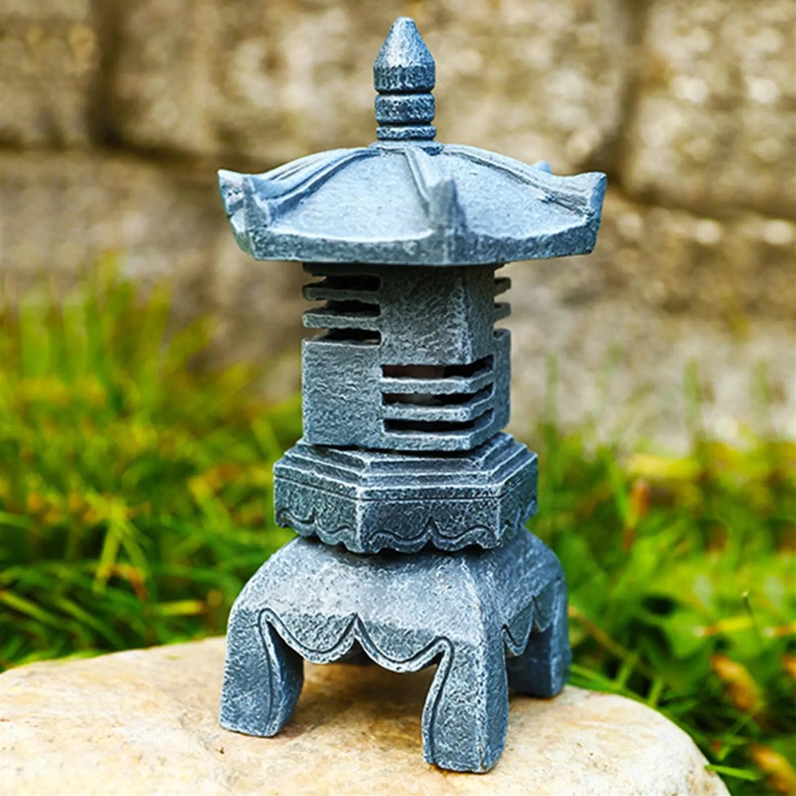 Pagoda solar online lantern