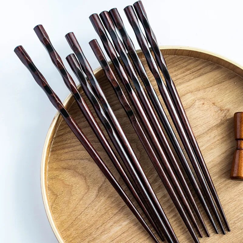 baguettes japonaises traditionnelles en bois