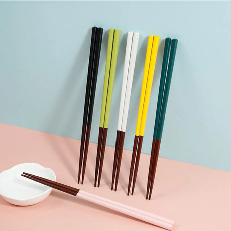 baguettes japonaises en bois peint traditionnelles