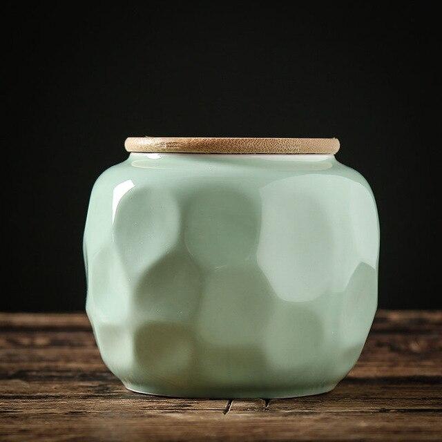 boite-a-the-japonaise-en-ceramique-verte-pale