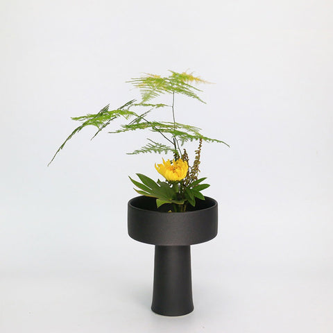 vase-ikebana-nageire